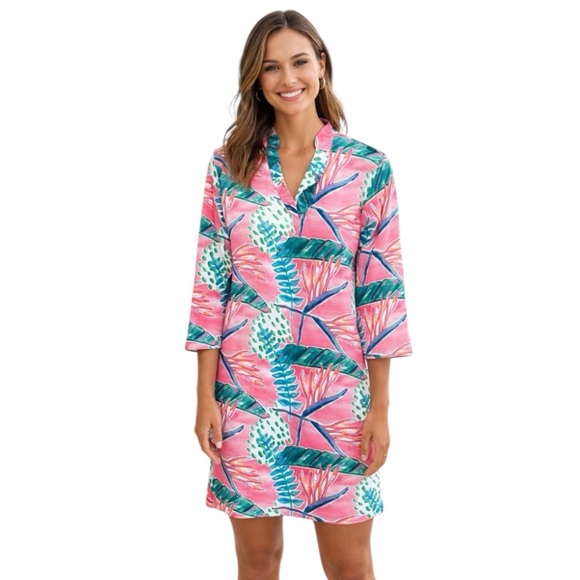 Top It Off Dresses & Skirts - NWT Top It Off Pink Tropical Floral Shift Dress Medium Resortwear Wrinkle Free
N